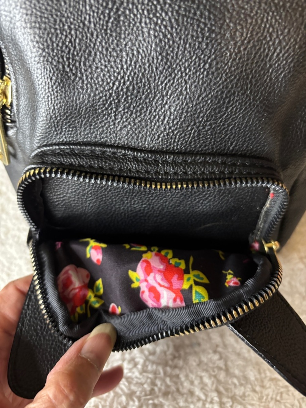Betsey Johnson Dog Face Mini Backpack for Pets Lovers Black/White - Picture 6 of 7